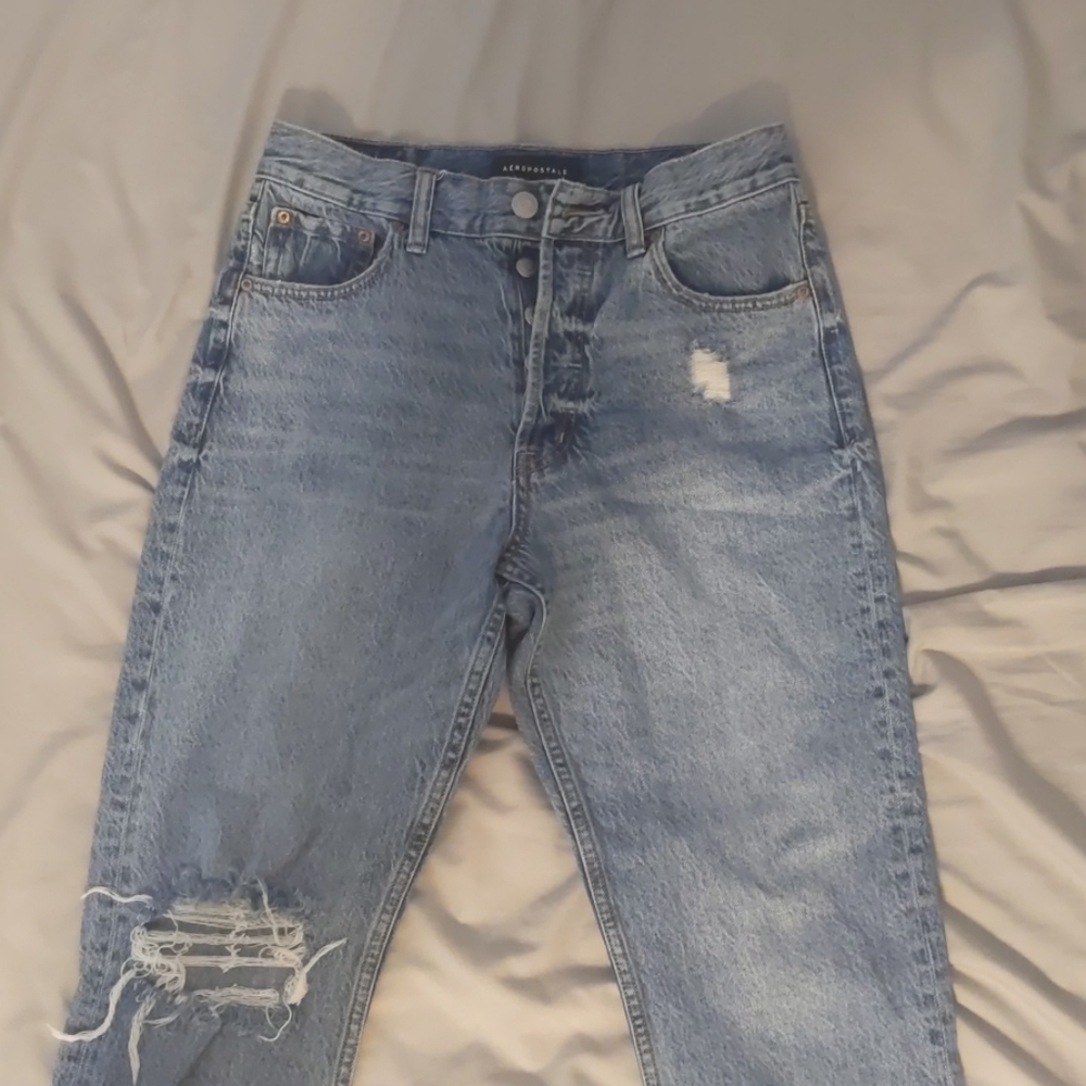 Medium wash distressed Aeropostale mom jeans